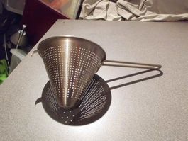 Trichter gelocht, Metall