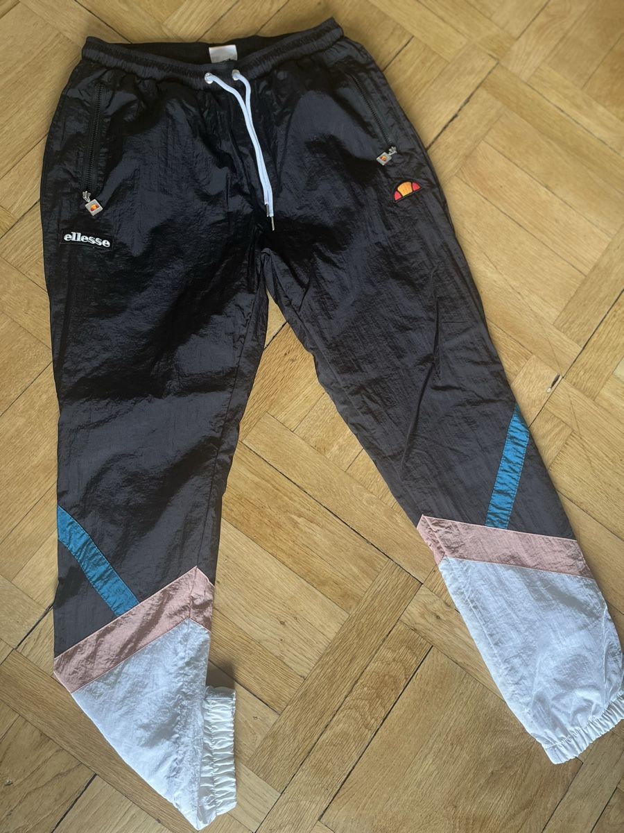 Hosen: Elesse Trainerhose – Gebraucht aus Zürich von s.akeret