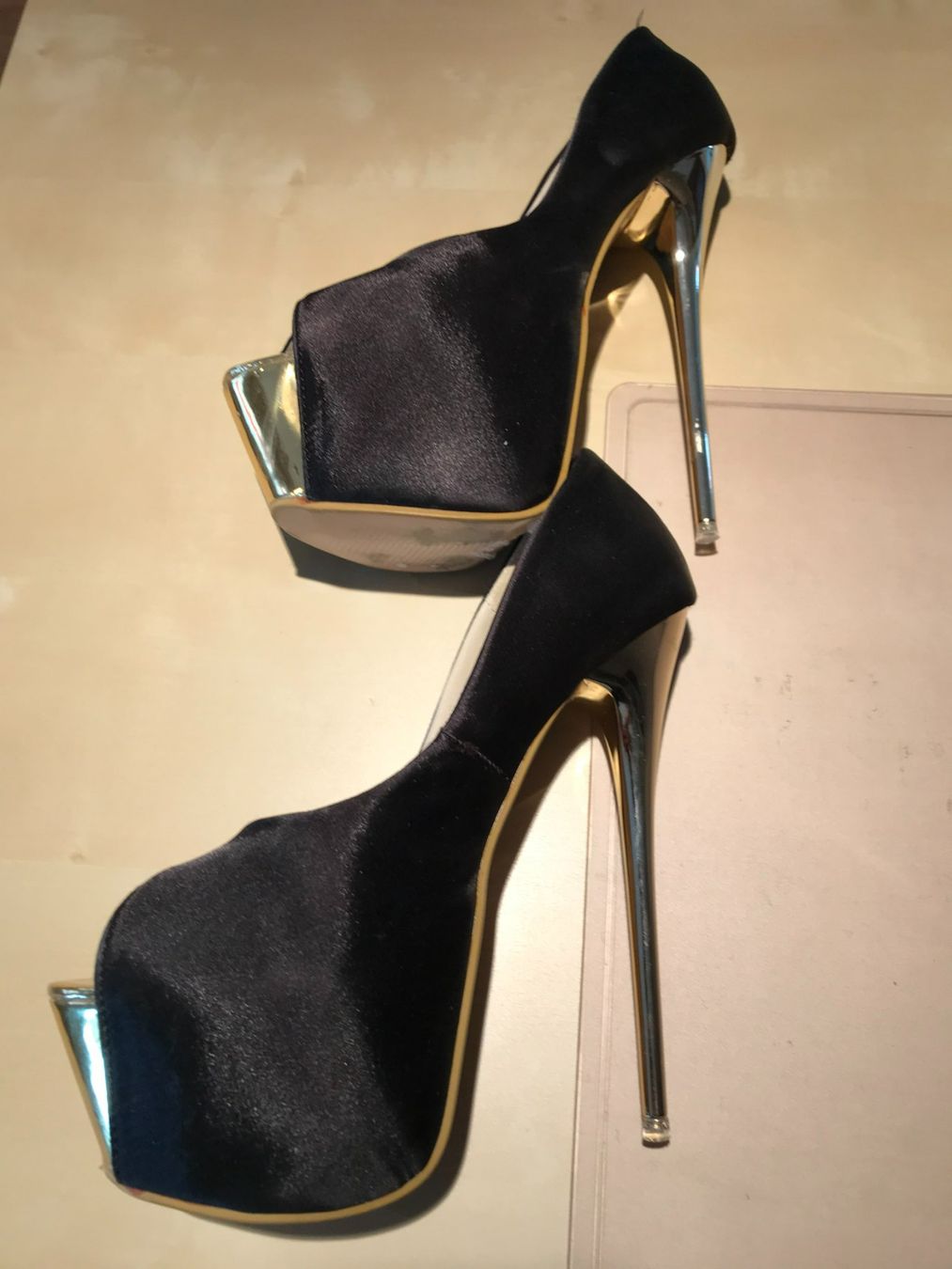 Damenschuhe: High Heel Plateau 38 / 15 cm Absatz – Gebraucht aus Spreitenbach von Carswiss 1