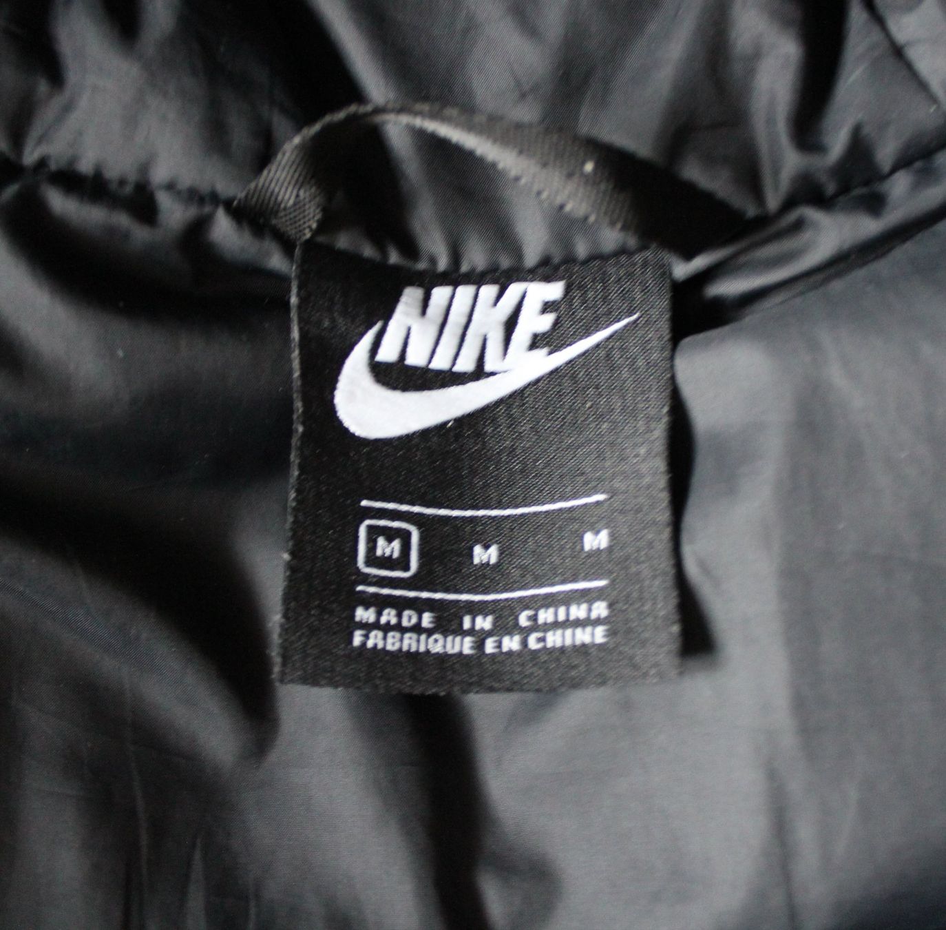 Nike Giacche: Doudoune Nike noir  t. M – Usato da Peseux venduto da Gilloss 7