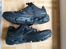Schwarze Laufschuhe, Gr. 43 neuwertig für den Herbst!