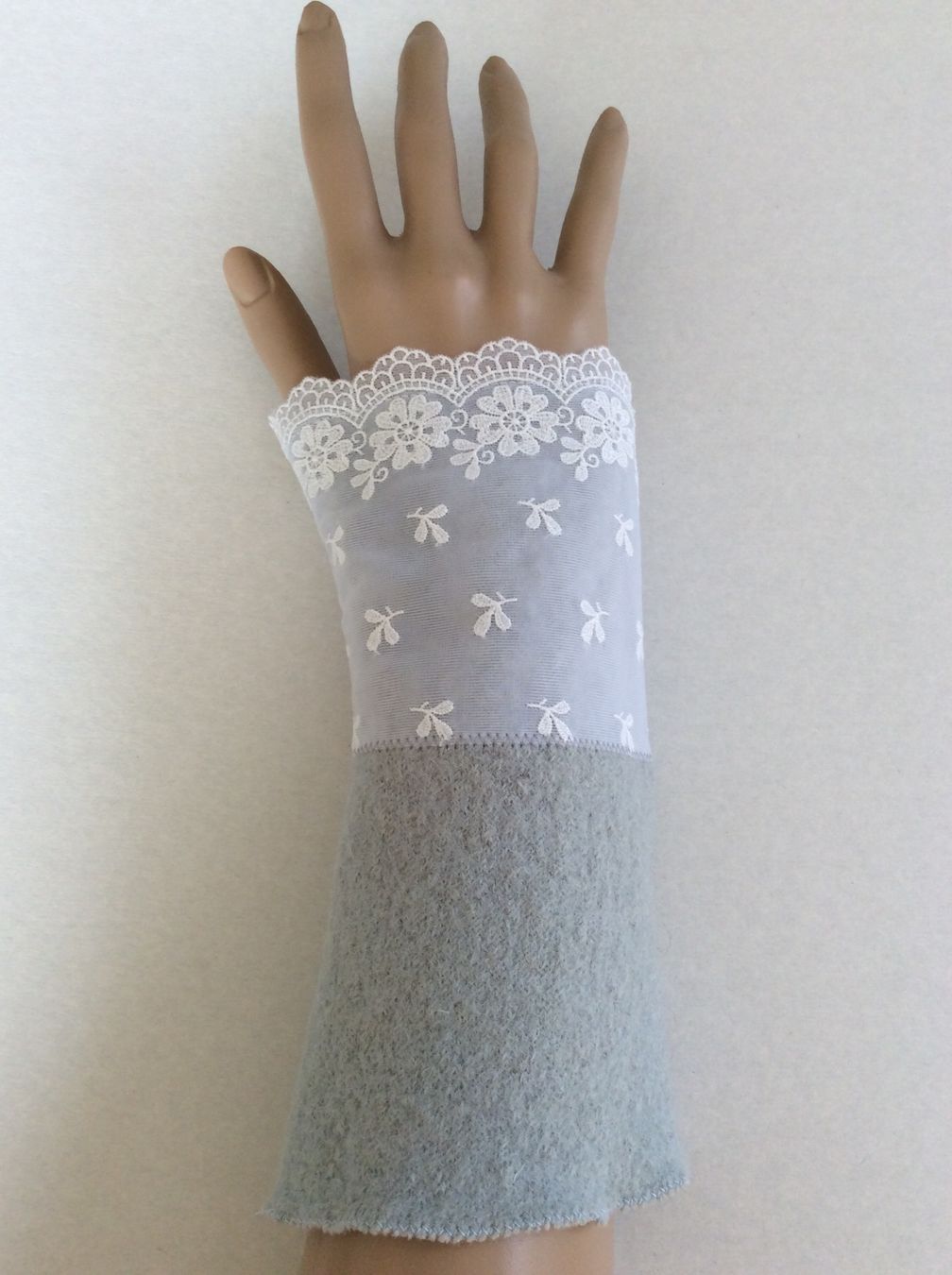 Sonstige Kleidung & Accessoires: Walk - Armstulpen mit Spitze – Neu und originalverpackt aus Birwinken von chez-erna 1