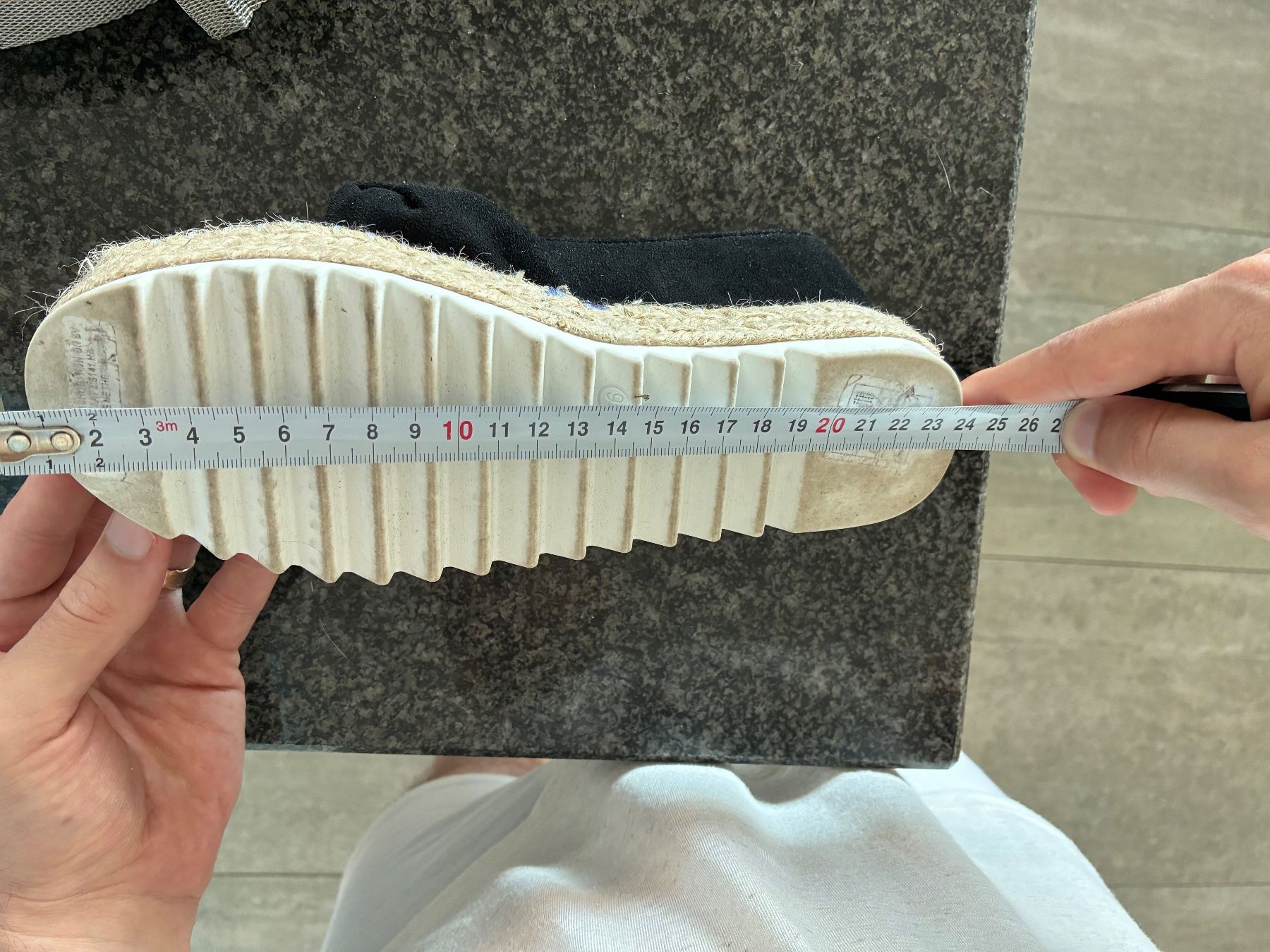Scarpe da donna: Espadrilles Schwarz mit Schleife, Grösse 36 – Usato da Gelterkinden venduto da Kikierenda 4