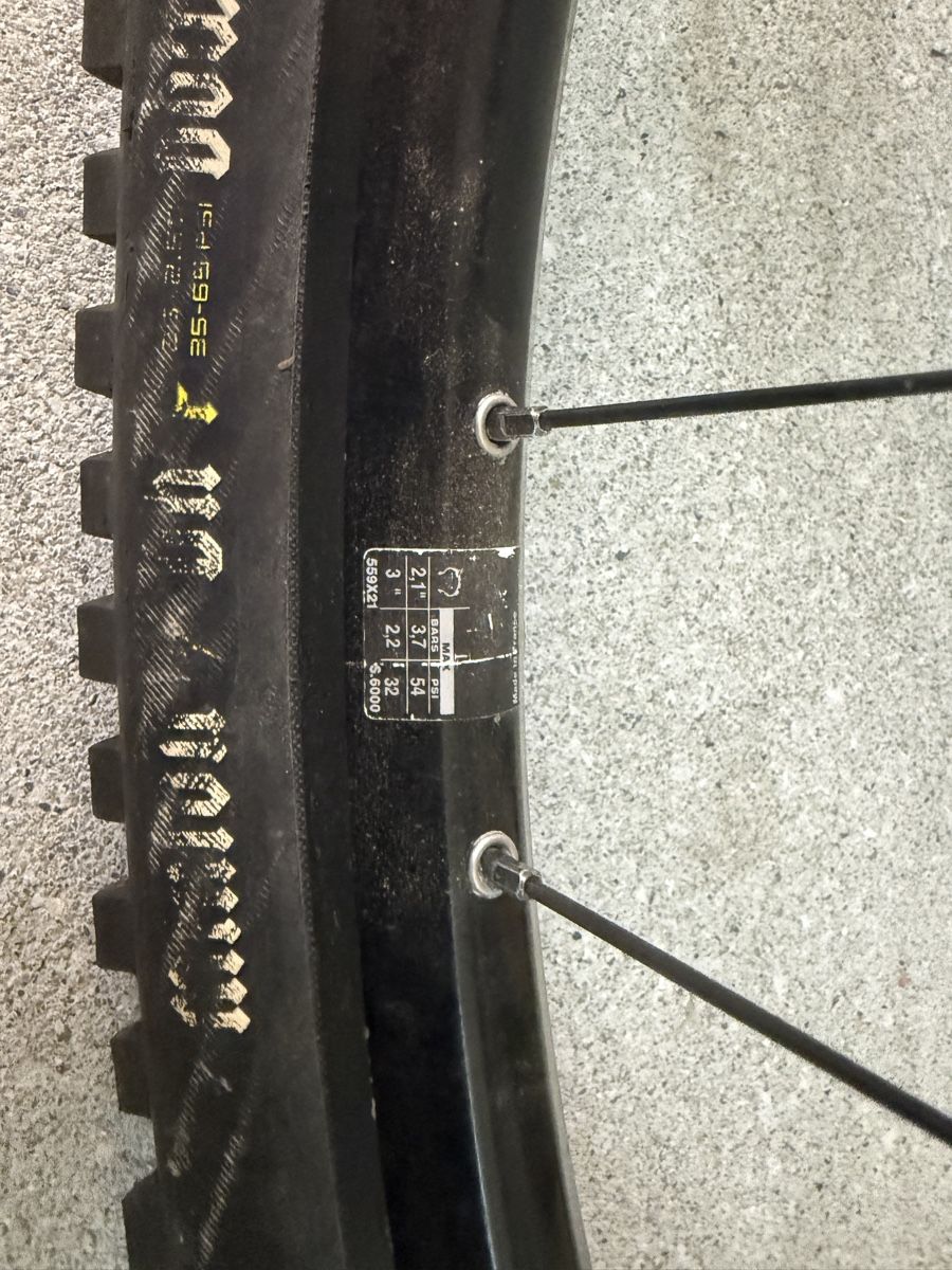Mavic Pièces détachées: MTB Wheelset 26 Roval + Mavic  – D'occasion à Giswil par urr_7c5j 9