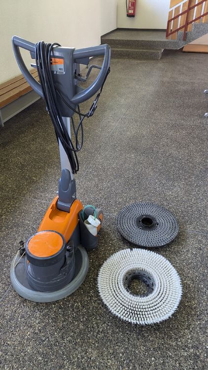 TASKI ergodisc 165 Boden Einscheibenmaschine (Gebraucht) in Bözen für ...