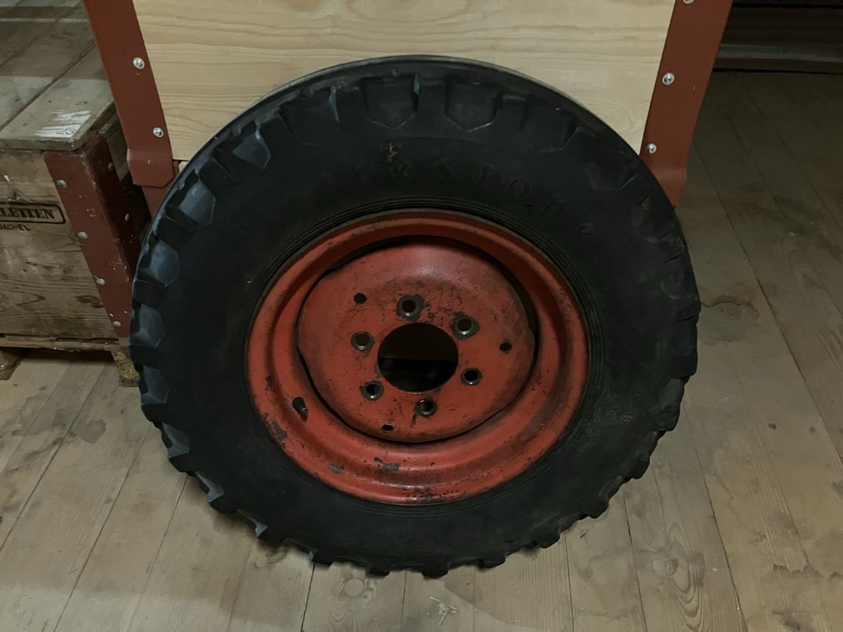 Pneumatici & Ruote complete: Vorderrad 7.50-16 – Usato da Lommis venduto da gorenc-swiss