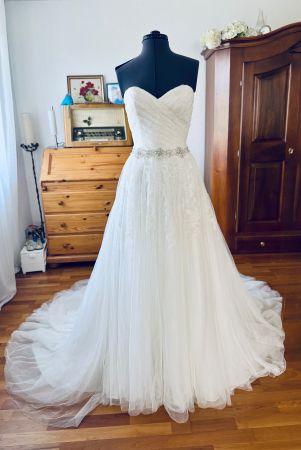 Jolies romantisches Brautkleid in Grösse 34-40