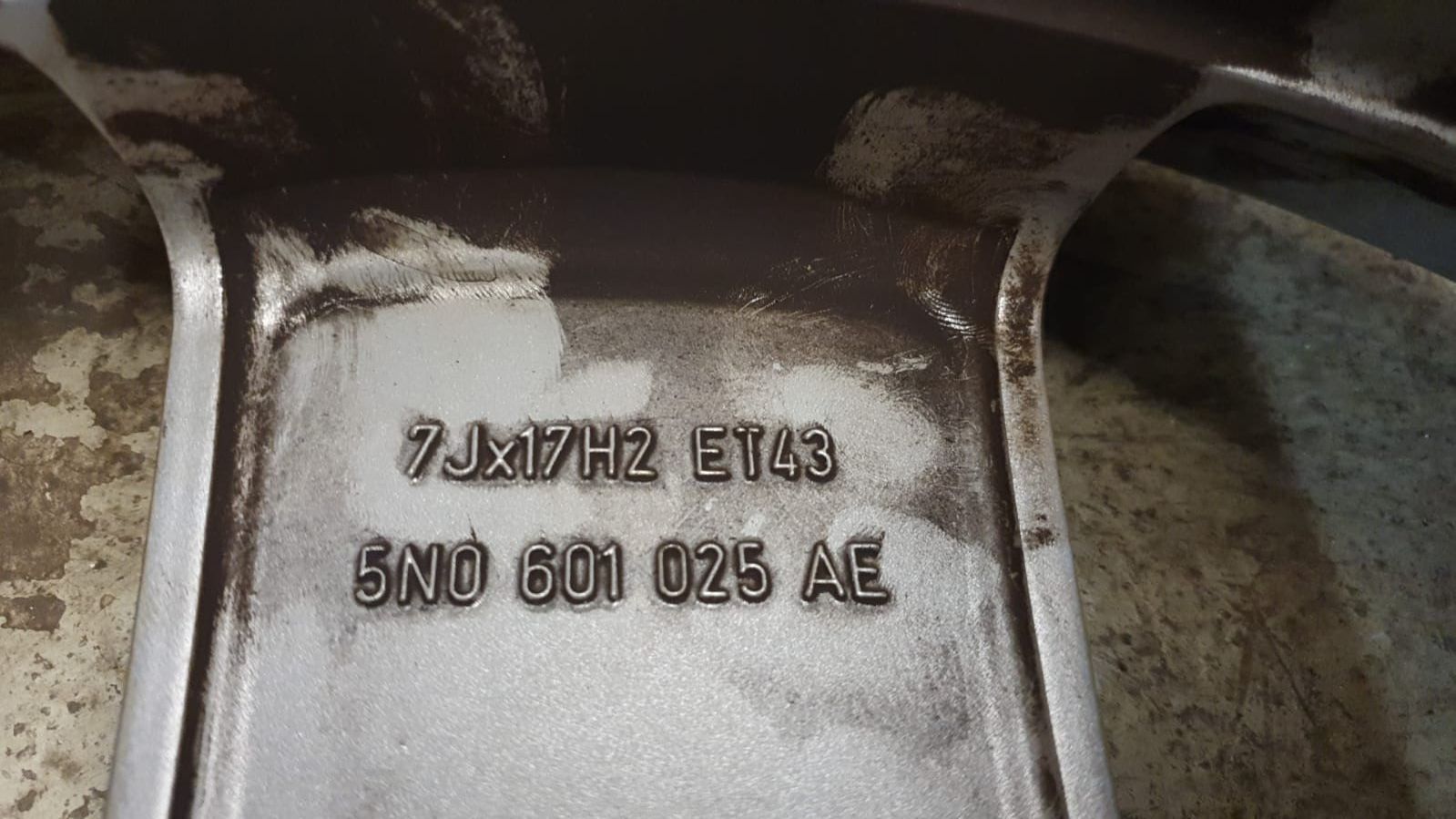 Volkswagen Cerchioni: VW Alufelgen – Usato da Au SG venduto da fiat27 1