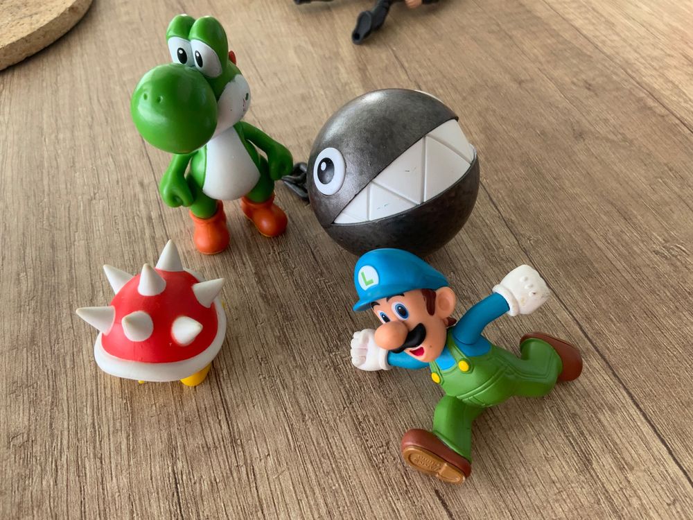 Super Mario Figuren Set, Yoshi, Luigi und Gegner Top! (Gebraucht) in ...
