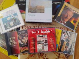Nombreux CD et disques 33 tours à céder