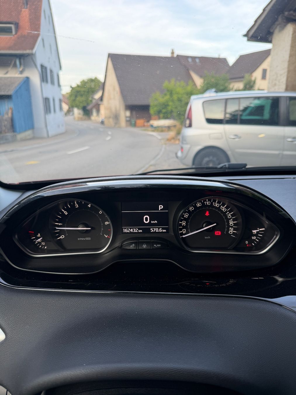 Peugeot Autos: Peugeot 208 1.6 VTi 2014 – D'occasion à Bad Zurzach par sam_22cl 5