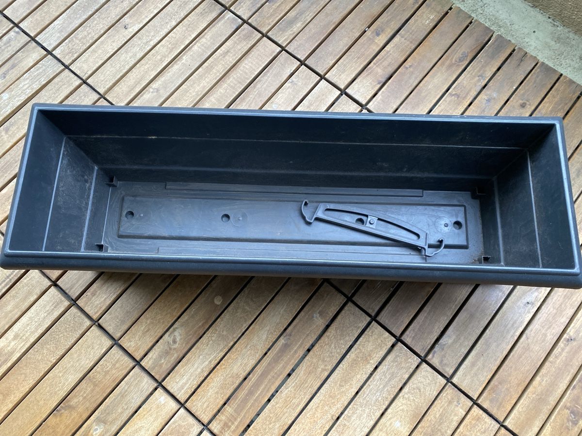 Blumentöpfe: Schwarzer Pflanzentröögli, 80 cm lang – Gebraucht aus Hittnau von Mag_cx76 1