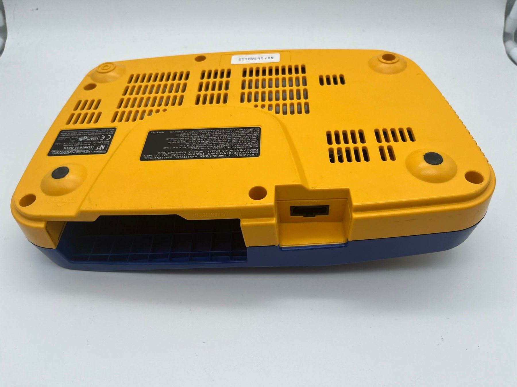 Nintendo Konsolen: Nintendo 64 Pikachu Special Edition + Controller N64 Pokemon – Gebraucht aus St. Gallen von  5