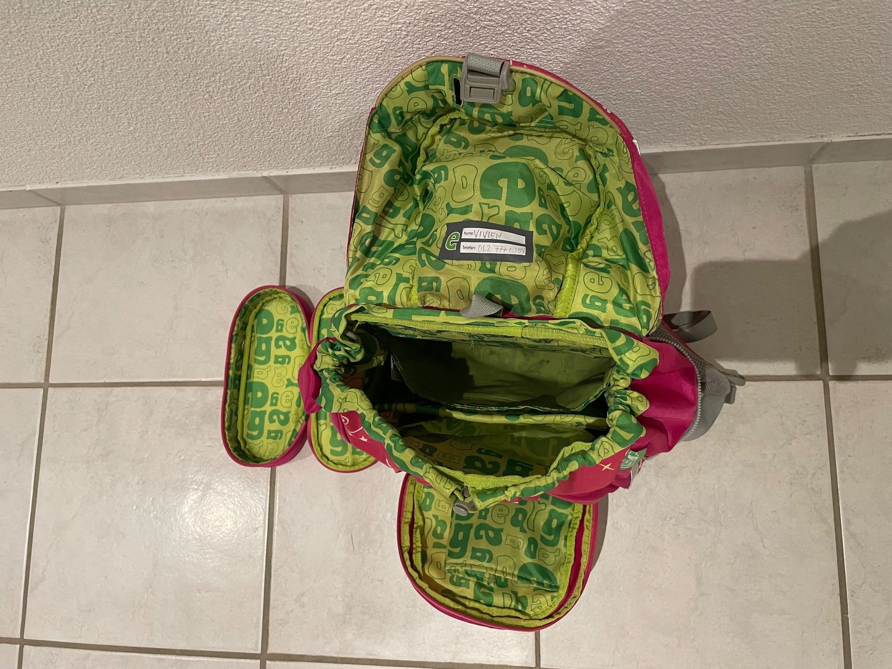 Ergobag Borse & Zaini: ERGOBAG Schulranzen Set, Pink – Usato da Seengen venduto da swossi 5