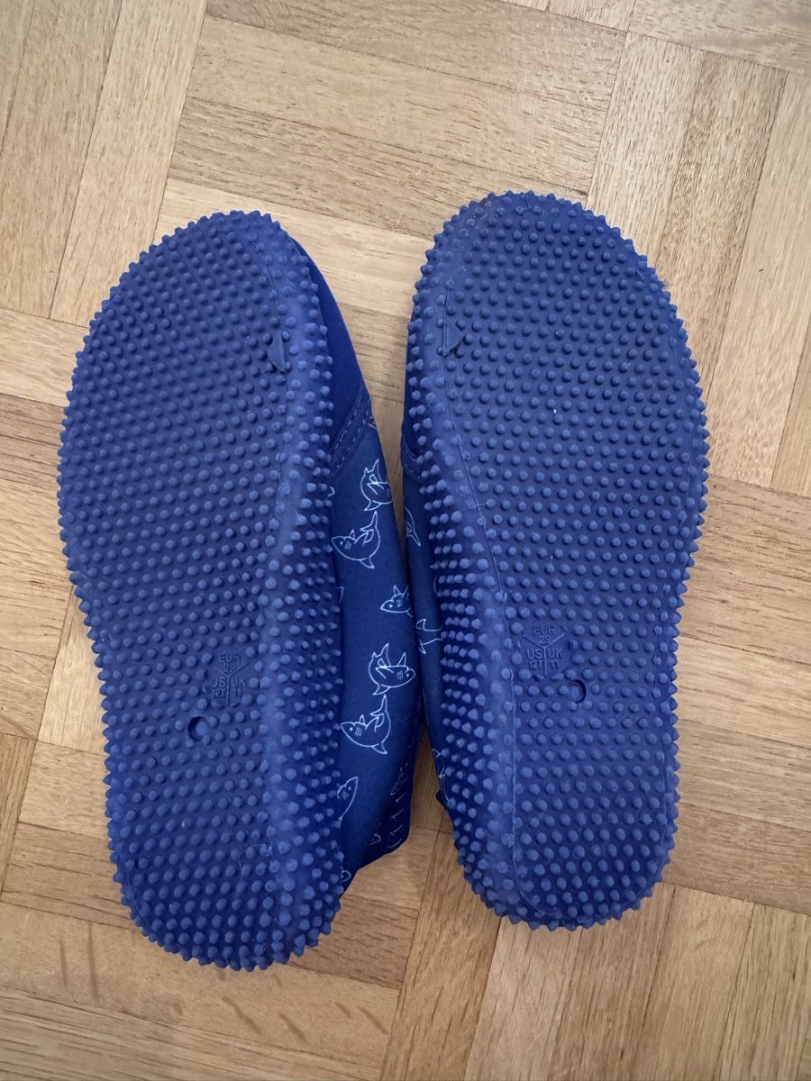 Lupilu Scarpe per ragazzi: Badeschuhe Lupilu Gr. 29 mit Hai-Muster – Usato da St. Gallen venduto da kara_24 1