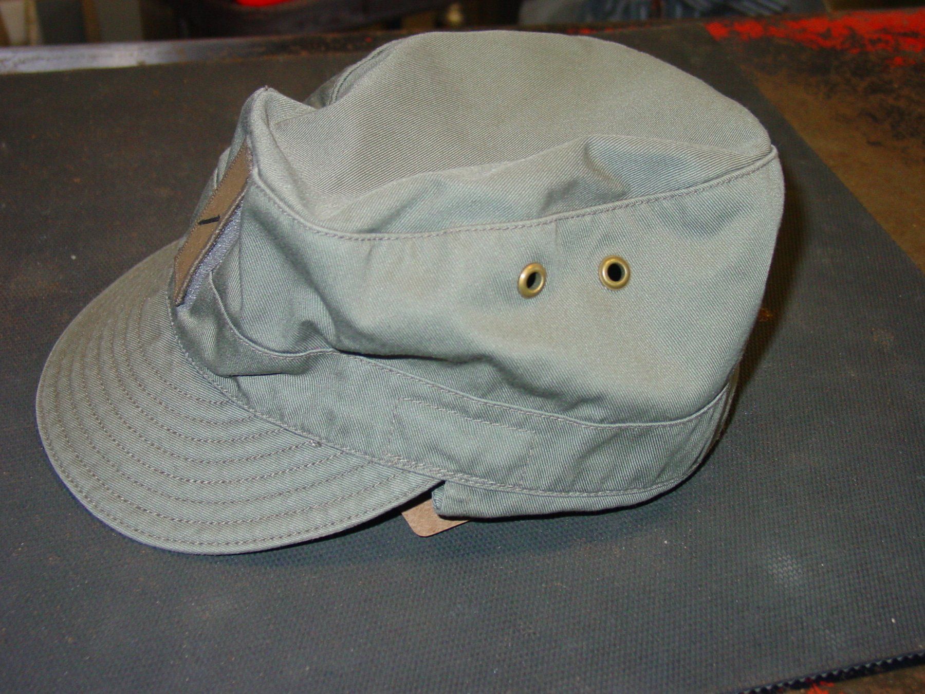 Schweizer Armee Uniformen: Grauer Uniform Mutz mit Klett Abzeichen Gr.55/56 – Gebraucht aus Ursenbach von shopverte 1