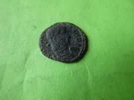 uralte Bronzemünze  17 mm     1.13  g