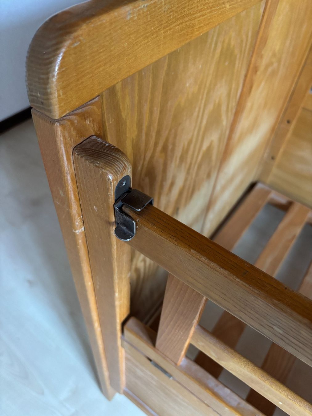 Lits: Kinderbett aus Holz – D'occasion à Gretzenbach par JBTG 4