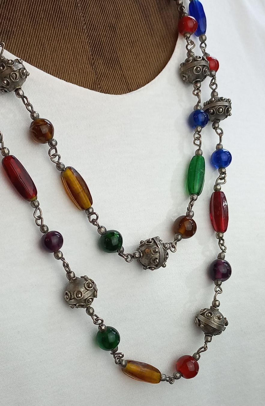 Catenine: Vintage,Halskette mit Bunten Glasperlen. – Usato da Buchs AG venduto da Dzirul 1