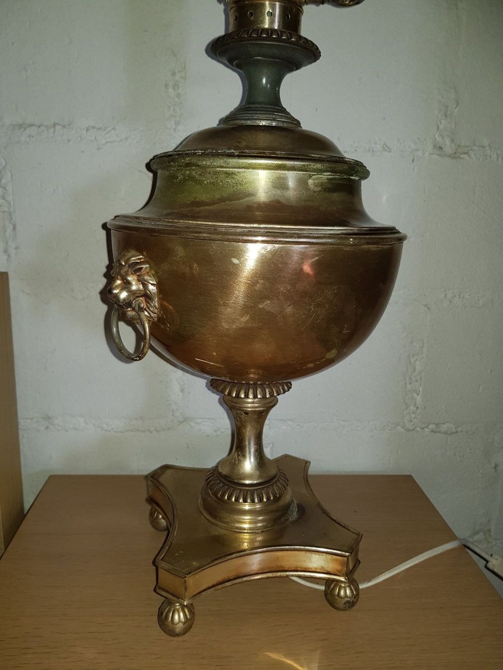 Lampade: Lampe Löwenköpfe antik – Usato da Seedorf BE venduto da Stibutz 2