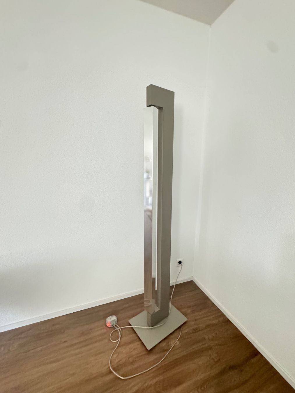 Lampes: Moderne Stehlampe – D'occasion à Thun par sta_msg8