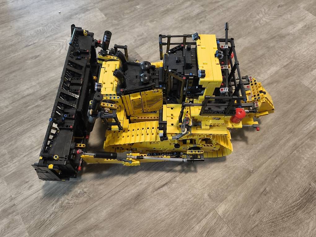 Baukästen: Caterpillar D11 Lego Technic – Gebraucht aus Schönengrund von Kroko5 4