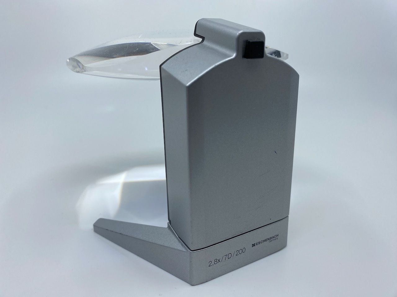 Eschenbach Altro per Ottica: Eschenbach Standlupe mit Licht, 2.8x / 7D / 200 – Usato da Visp venduto da Zeno7 1