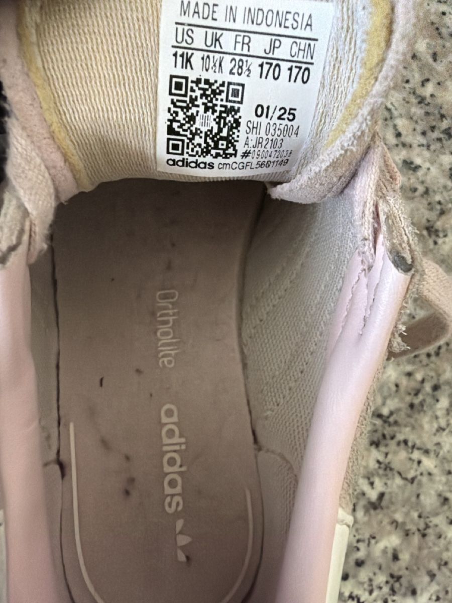 Scarpe da donna: Chaussure Adidas 5-6 ans – Usato da Hittnau venduto da Pat_yl7f 1