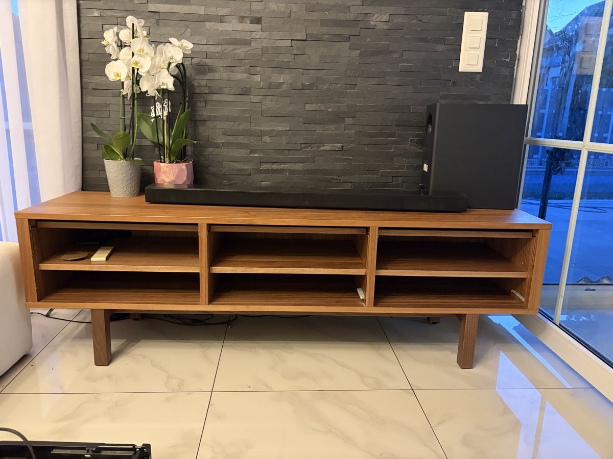 TV Möbel: Sideboard Holz neuwertig – Gebraucht aus Embrach von Leva11 1