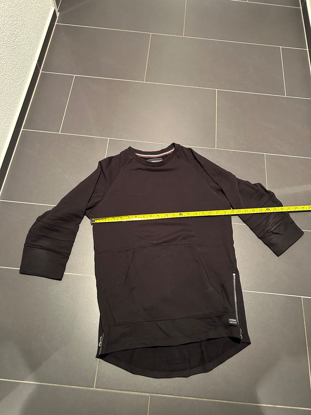 Maglioni & Felpe: Sweatshirt – Nuovo (secondo la descrizione) da Schlieren venduto da Leavio 1