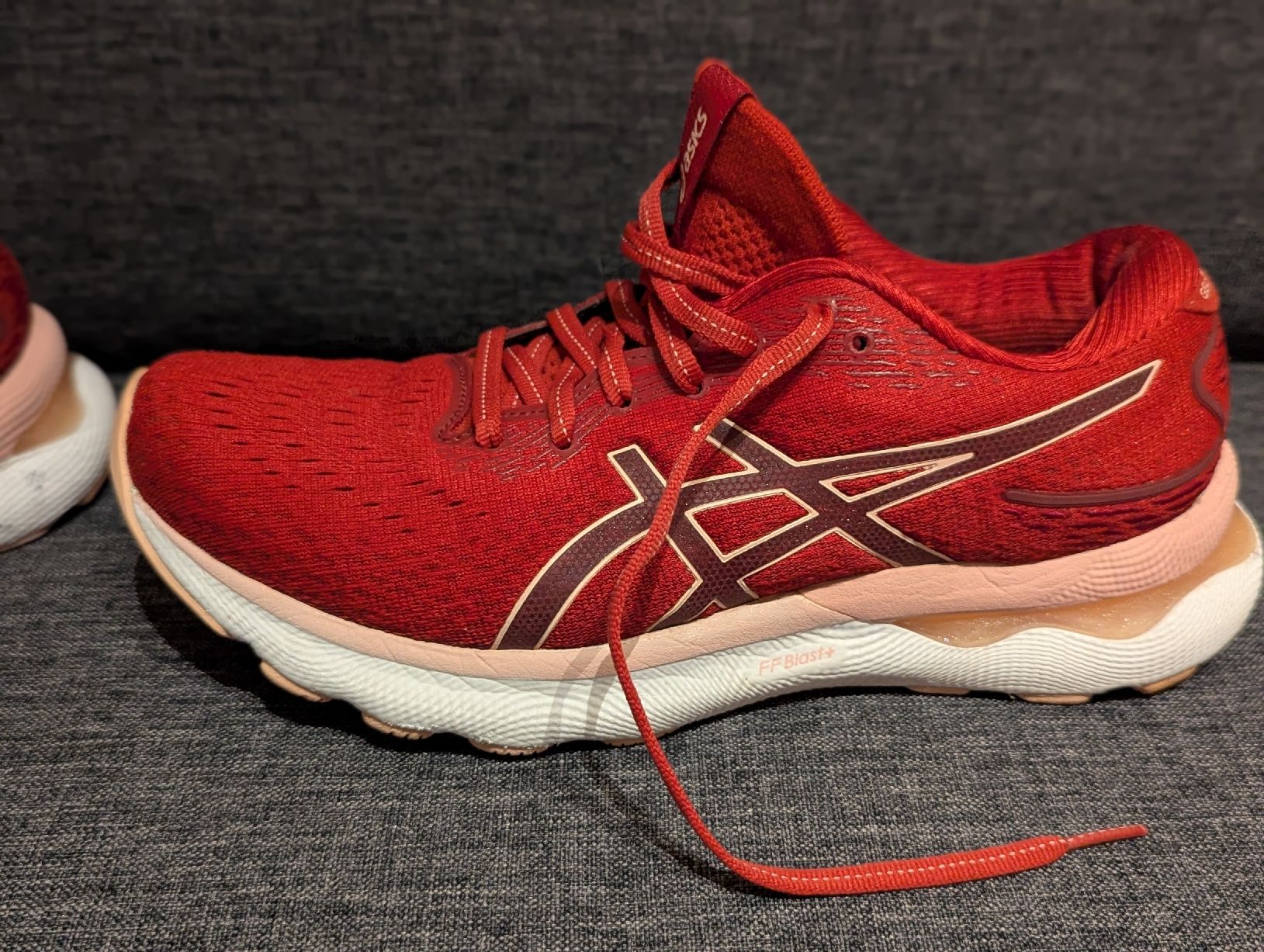 Asics Scarpe da uomo: Asics Gel Nimbus 24, Grösse 39.5 – Usato da Zofingen venduto da Droni_A 6