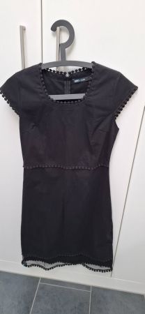 Das kleine Schwarze: Elegant und Schlicht