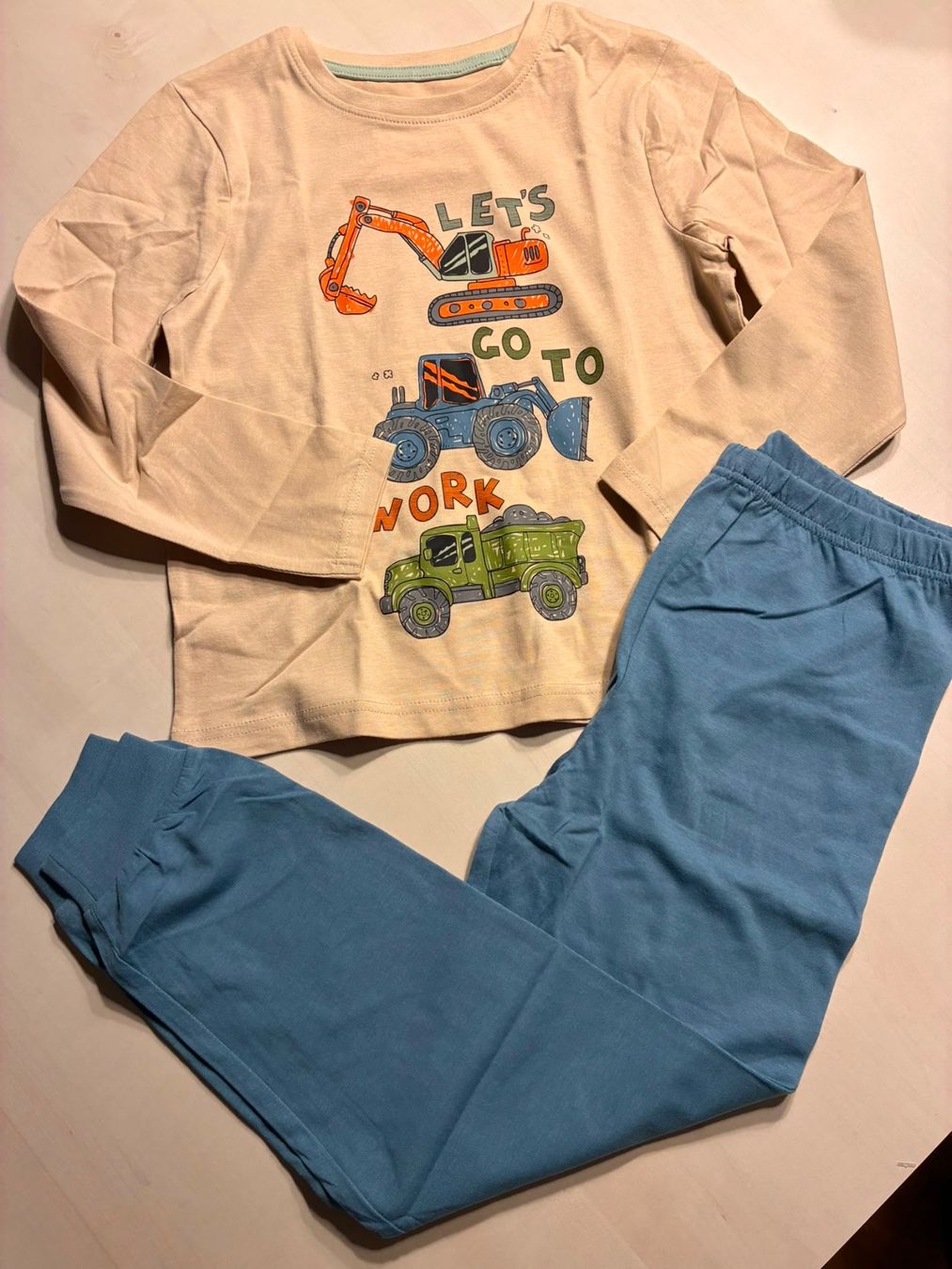 Pigiama & Simili: Tolles Pyjama Gr. 116, Neu – Nuovo (secondo la descrizione) da Richterswil venduto da duffi326464