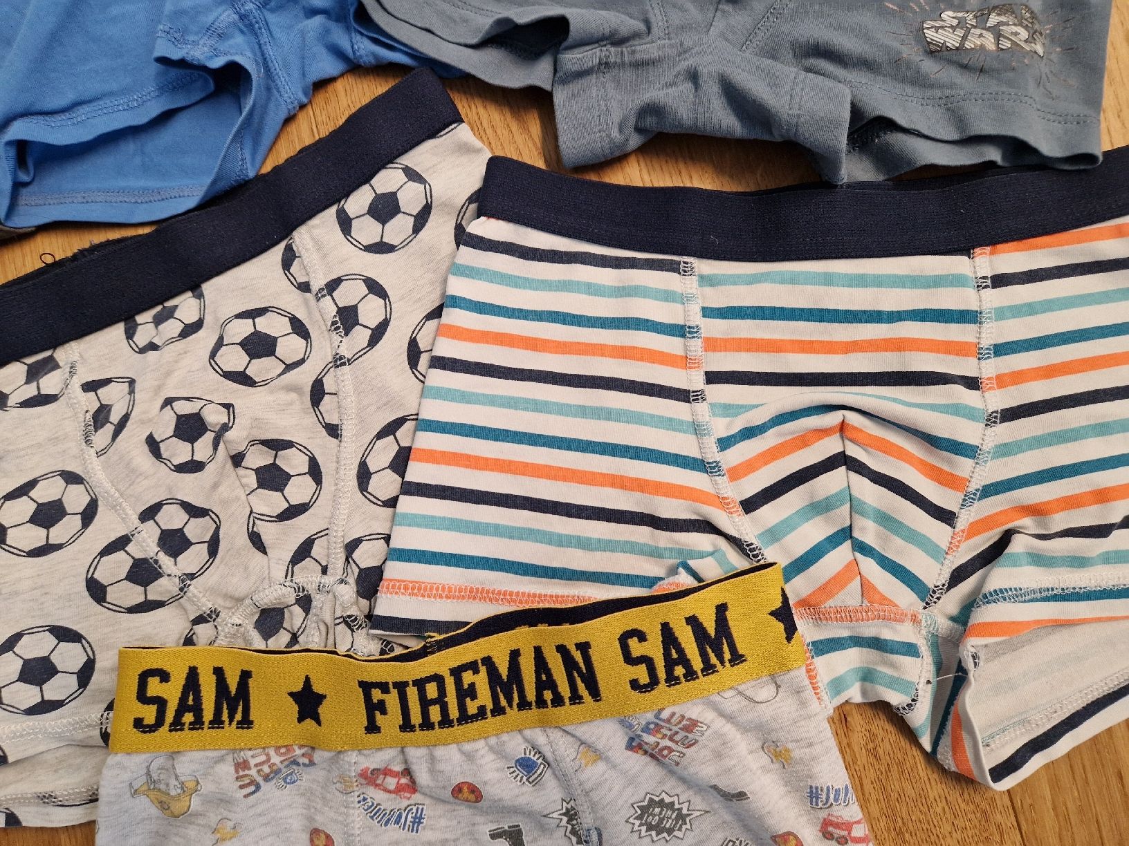 Biancheria intima: Boxershorts 7Stk. Gr. 122/128 – Usato da Davos-Dorf venduto da Bpelikan 2