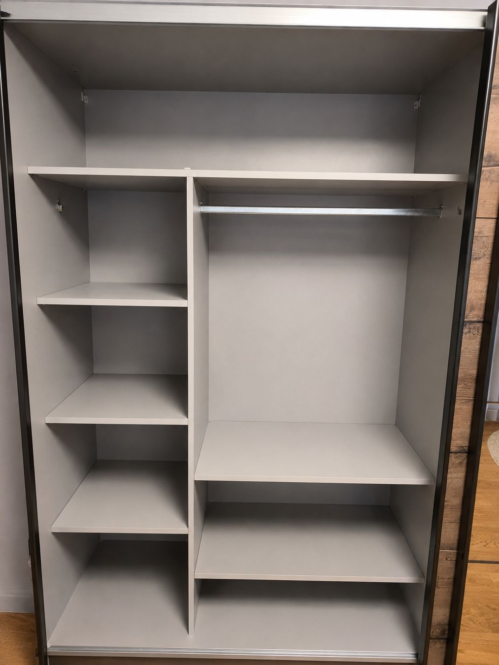 Schränke: Kleiderschrank mit Schwebetüren – Gebraucht aus Lichtensteig von Marcowettstein 1