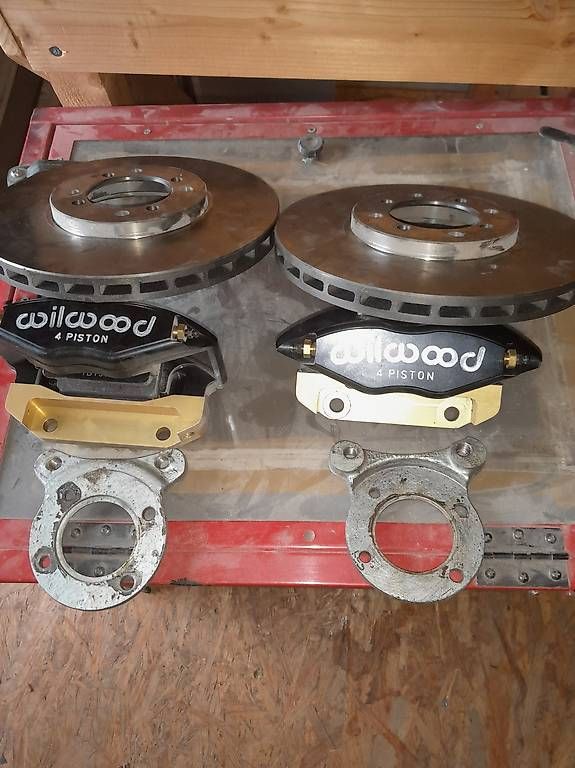 Toutes les pièces détachées moto: Freins Triumph Conversion Wilwood  – D'occasion à La Sagne VD par Michel1450