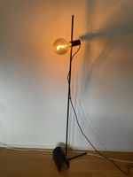 Stehlampe mit Warmlicht Glühbirne