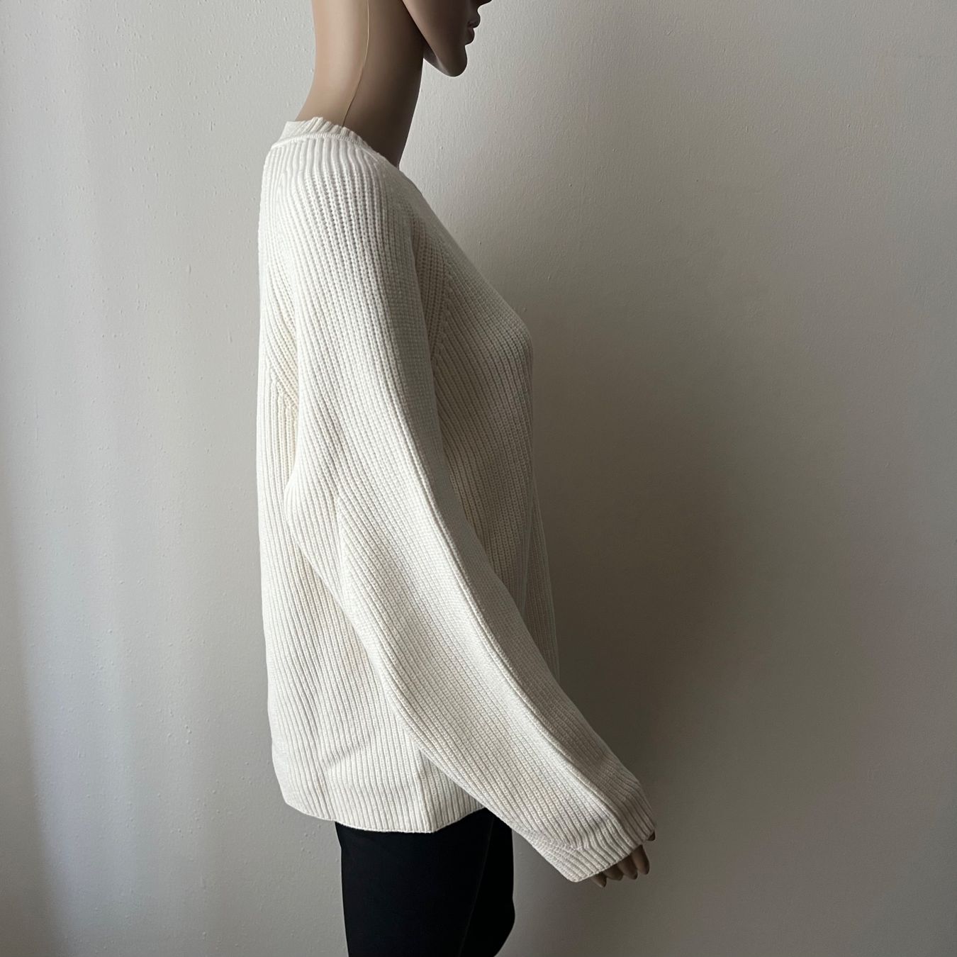 Pullover & Sweatshirts: FILIPPA K Pullover mit Ausschnitt am Rücken 🤍 – Gebraucht aus Zürich von ClosetQueen 2