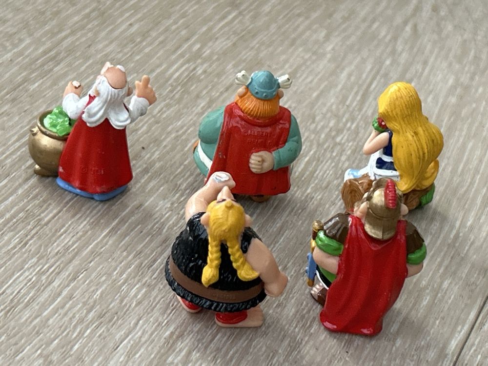 6 figurines BD Astérix