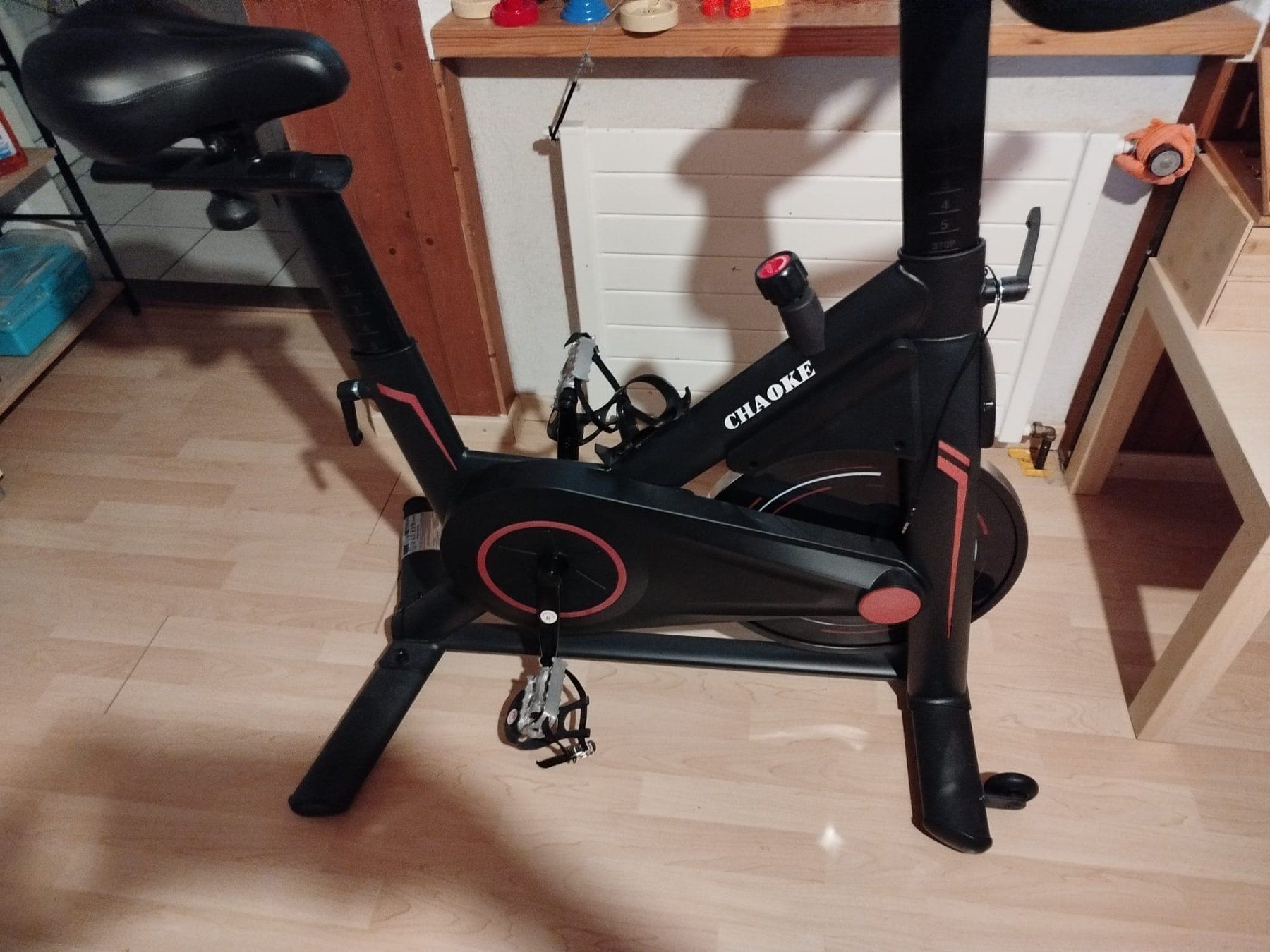 Vélos d'appartement: CHAOKE Heimtrainer mit App Farbe Rot/Schwarz – Neuf (Voir description) à Illnau par Tarzan200 3
