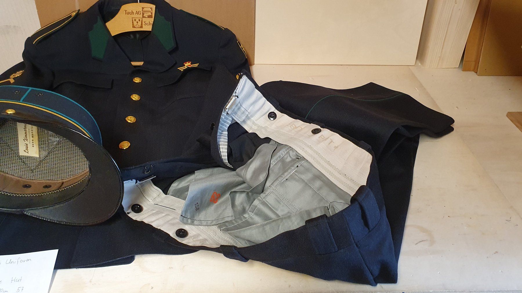 Uniformi: Berner Polizeiuniform aus den 60er Jahren – Usato da Richigen venduto da Auerhahn11 2