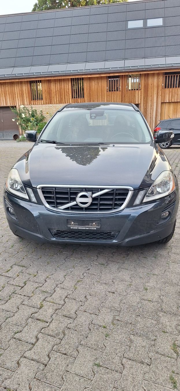 Autos: Volvo XC60 D5 Momentum – D'occasion à Altnau par Wema05