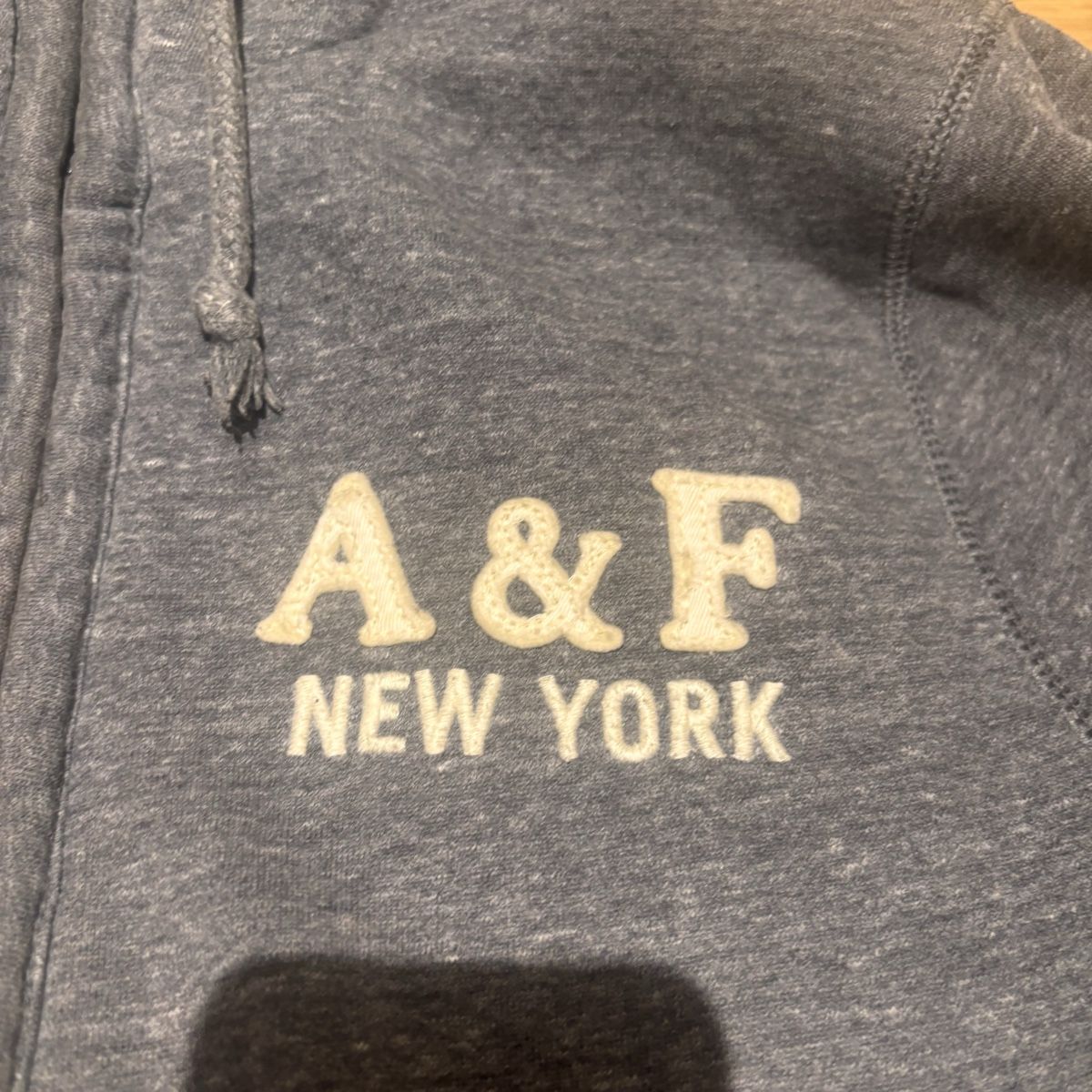 Abercrombie Pullover & Sweatshirts: A & F Hoodie – Gebraucht aus Bassersdorf von le.vi546 1