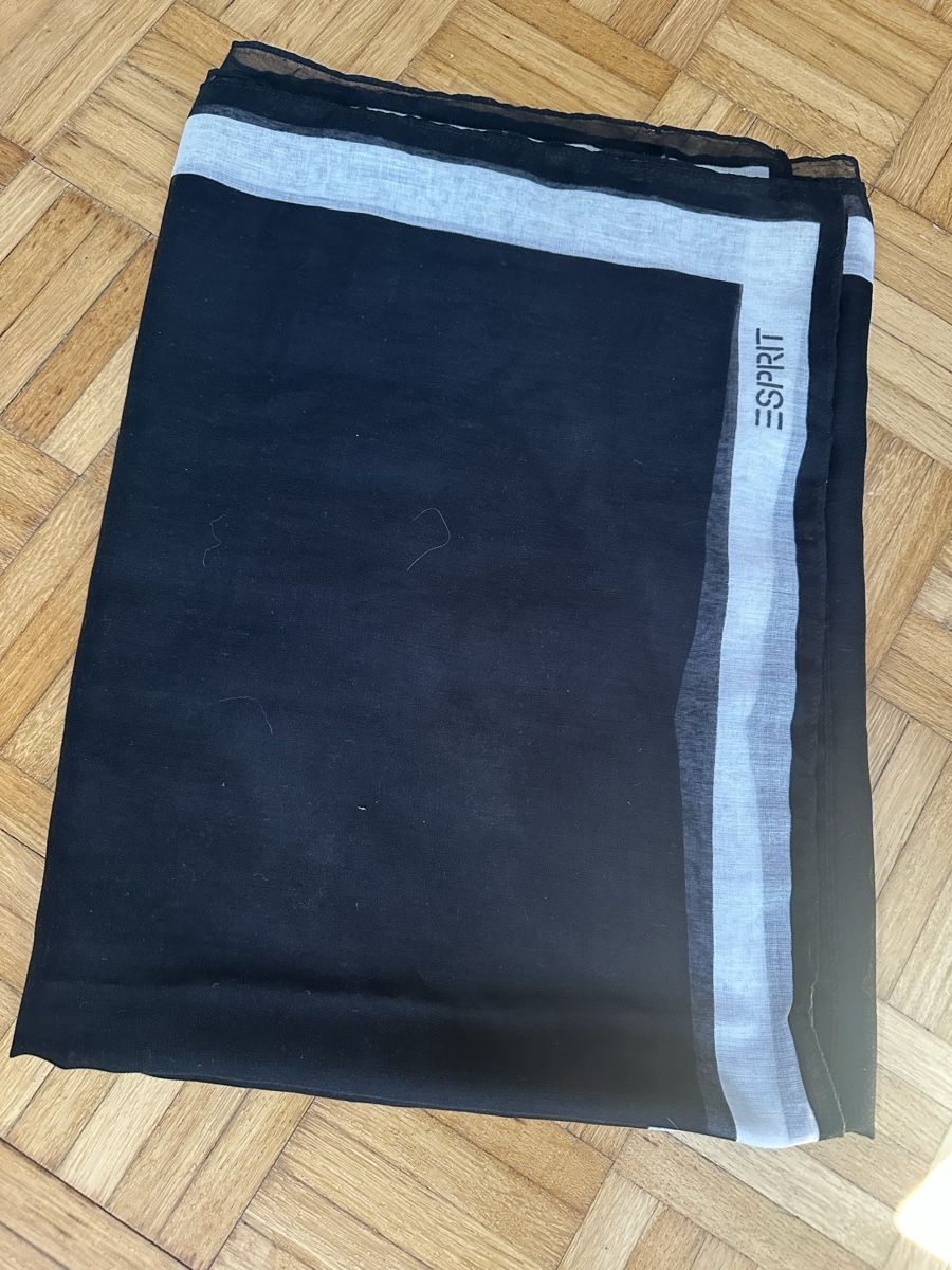 Esprit Foulard & Sciarpe: Esprit Pareo gross – Nuovo (secondo la descrizione) da Ostermundigen venduto da anja046