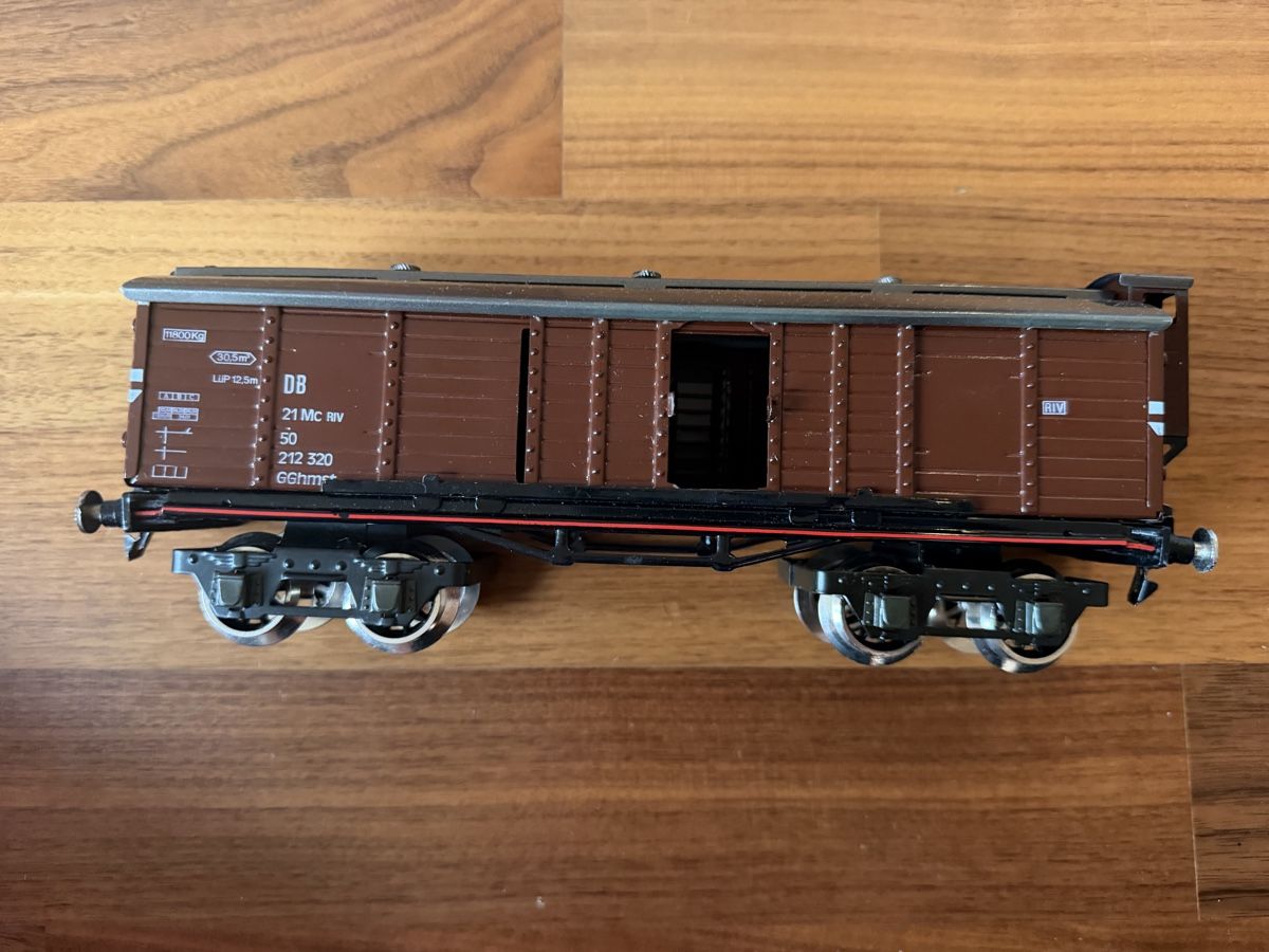 Modellini di ferrovie: 4-achsiger Güterwagen – Usato da Jona venduto da vallu_94 3