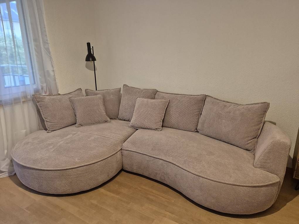 Sofas: Flauschiges altrosa Sofa – Gebraucht aus Embrach von Sinchen8