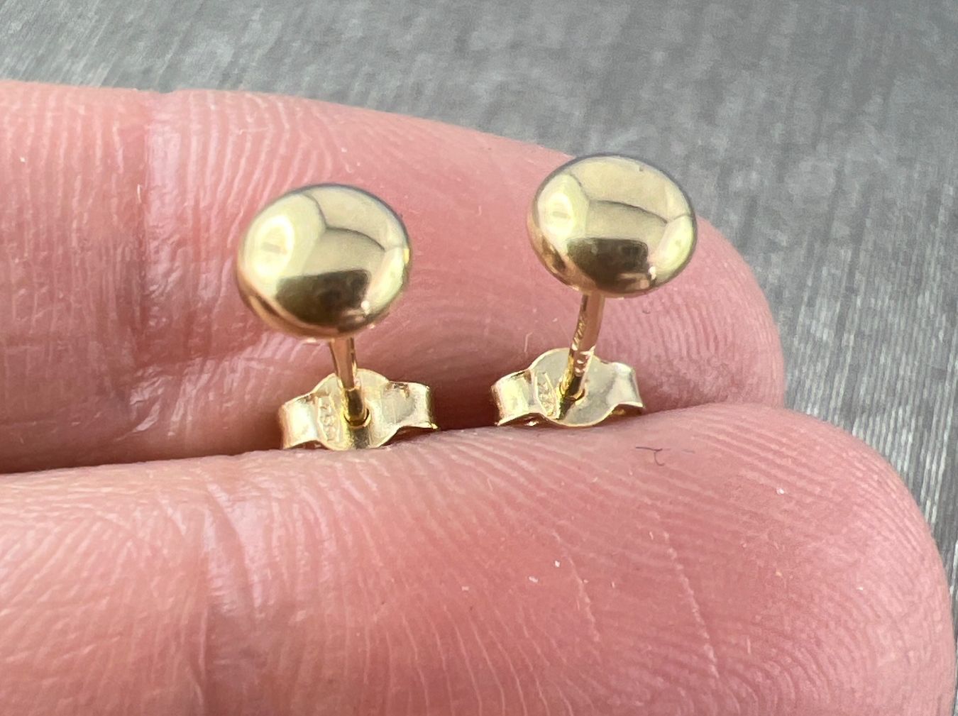 Ohrringe & -stecker: Ohrstecker 750 Gold – Gebraucht aus Niederuzwil von leo_8857