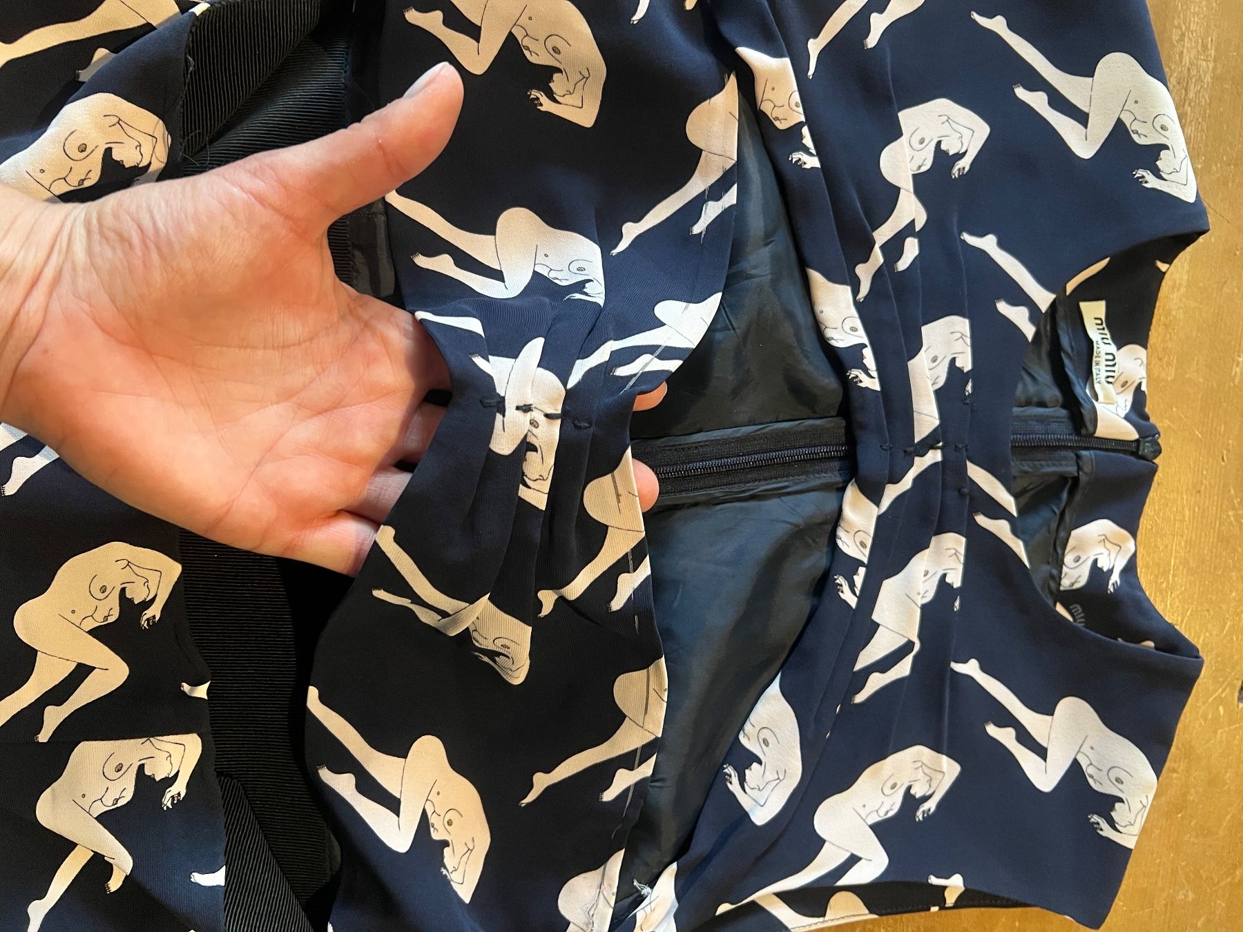 Miu Miu Top: MIUMIU Top mit originellem Print, Gr. S, – Usato da Zürich venduto da sil_wx77 6