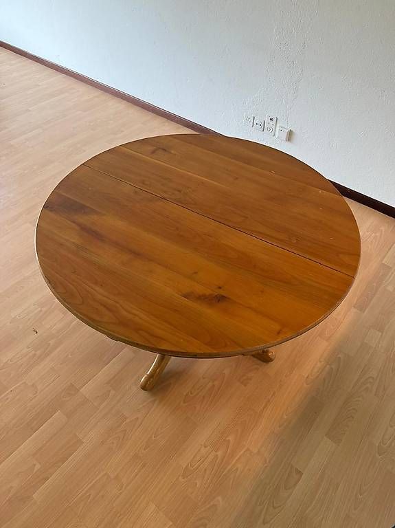 Tables: Rustikaler Holztisch – D'occasion à Stallikon par MariJ4 1