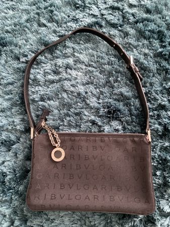 Sac à main Bvlgari noir logo en état correct